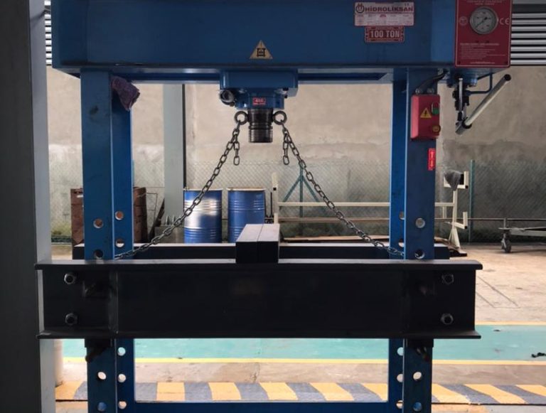 Hydraulic Press Machine (100 Ton)_0