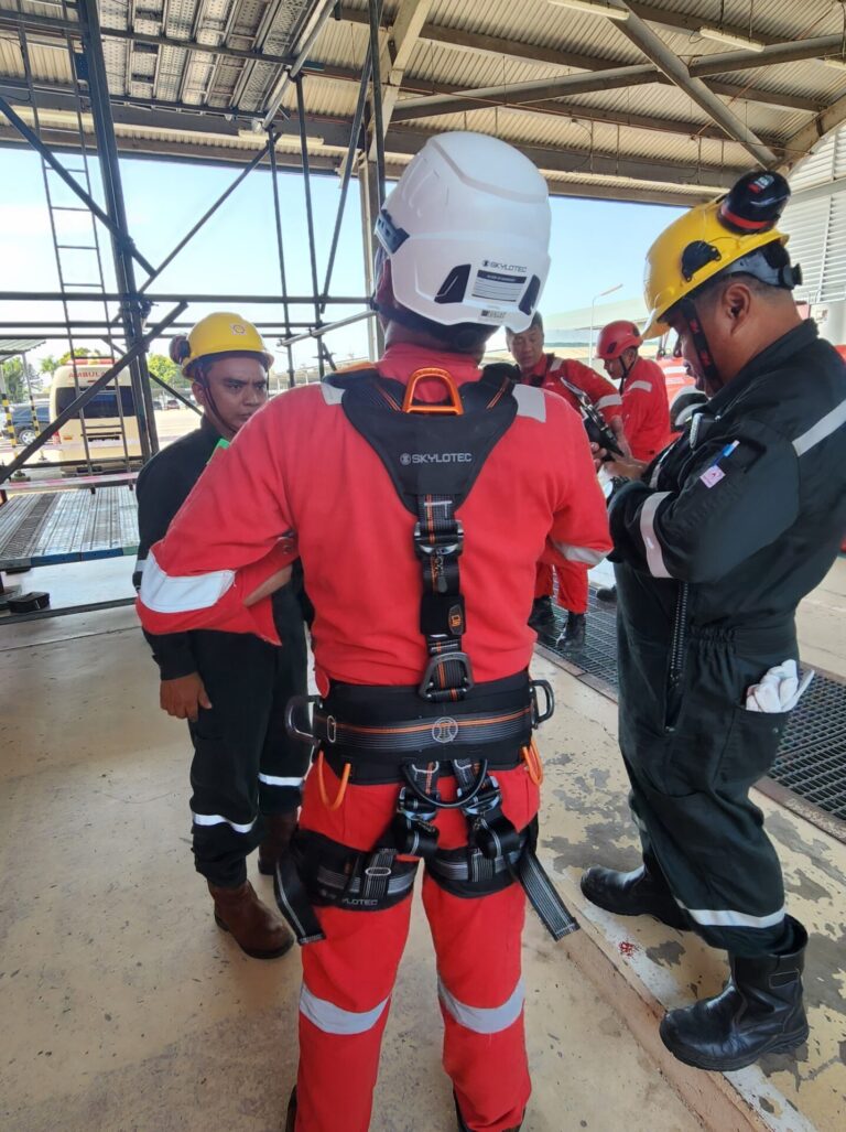 Height Rescue training to emergency response team